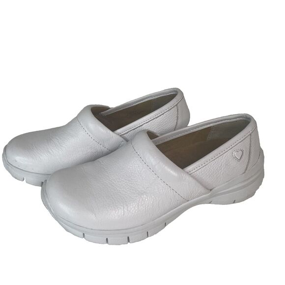 Nurse Mates Libby White‎ Leather Nursing Clogs Women's SZ 7 M Slip Resistant - Picture 1 of 7
